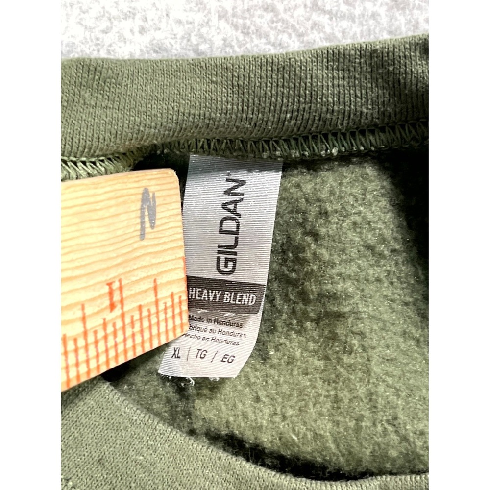 Gildan Heavy Blend Sweatshirt Mens XL Green Christmas Pickle Jars Graphic Cotton - Picture 5 of 7